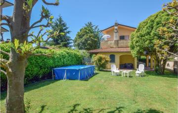 Stunning home in Camaiore with 4 Bedrooms, WiFi and Outdoor swimming pool