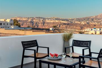 Alafropetra Luxury Suites
