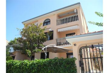 Apartment Elma 21 pax groundfloor