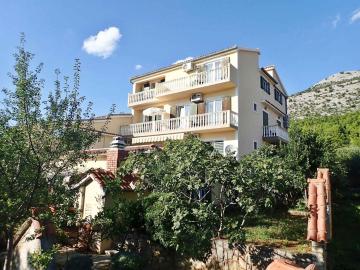 Apartments in Starigrad-Paklenica 6891