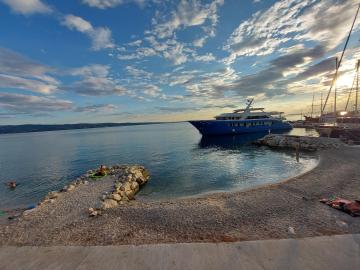 Apartments Petar btw. Split and Omiš