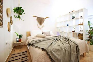 Cool Boho Apartment, 1min to Highway, Parking