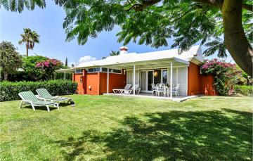 Beautiful home in Maspalomas with 2 Bedrooms, WiFi and Outdoor swimming pool