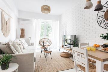 Central 2BR flat Glyfada Center