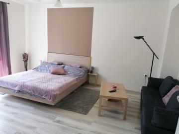 Petőfi Apartman Komló