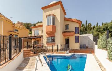 Awesome Home In Benalmdena With 3 Bedrooms, Outdoor Swimming Pool And Wifi