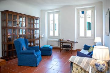 Santa Maria Novella Bright Apartment