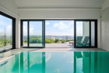 villa relax with swimming pool and mountain view