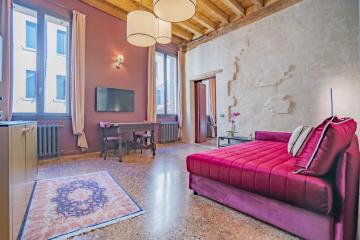 Corte Rubbi 7 Deluxe Apartment
