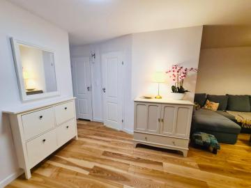 Mountain view 2-double bedroom apartment