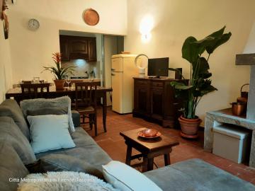 overlooking’s Duomo apartment in Mercato Centrale