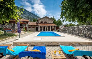 Stunning home in Drivenik with 5 Bedrooms, WiFi and Outdoor swimming pool