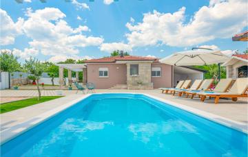 Nice home in Kamenmost with WiFi, Outdoor swimming pool and Jacuzzi