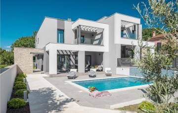 Nice home in Medulin with 3 Bedrooms, WiFi and Outdoor swimming pool