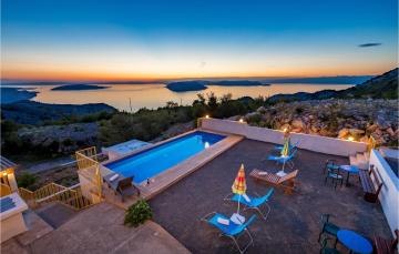 Beautiful home in Lukovo with 6 Bedrooms, WiFi and Outdoor swimming pool