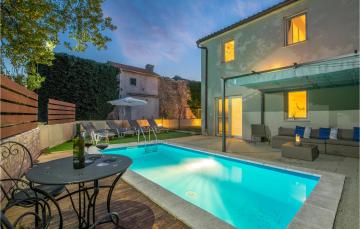 Nice home in Kras with 3 Bedrooms, WiFi and Outdoor swimming pool