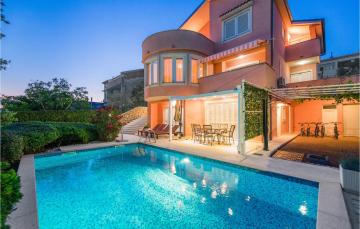 Nice home in Novi Vinodolski with 5 Bedrooms, WiFi and Outdoor swimming pool