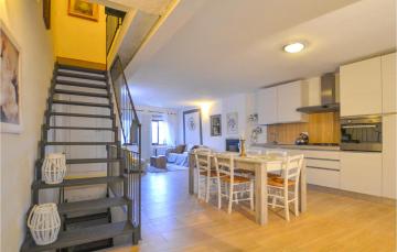 Beautiful home in Cortona with 3 Bedrooms and WiFi