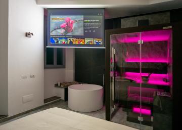 F1RST Suite Apartment & SPA