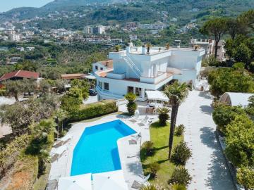 Villa Equense