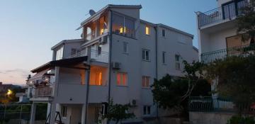 Studio apartment in Okrug Gornji with terrace, air conditioning, WiFi 5053-4