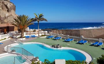 Maravillosa vivienda con piscina al lado del mar