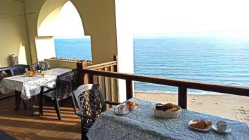 Frontline beach cozy flat in Benalmadena