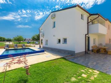 Holiday Home Mira