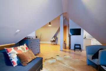 Golden Apartments&B12A-13