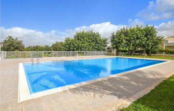Nice home in Santa Croce Camerina with WiFi, Outdoor swimming pool and Swimming pool