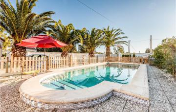 Amazing home in Chiclana de la Fronter with WiFi, 3 Bedrooms and Outdoor swimming pool