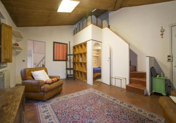 TOP LOCATION LUCCA