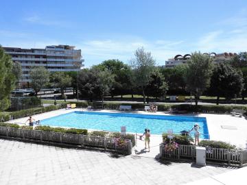 Beautiful Sea Front studio With Swimming Pool