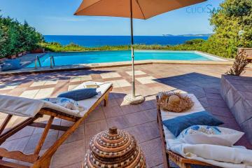 Villa Joie de Vivre Vista mare con piscina a sfioro per 6 persone