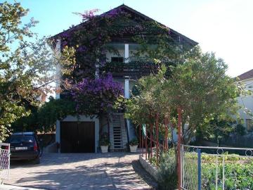 Apartment Ruza - 300m from sea