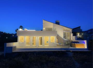 Al Mar with pool in Estepona