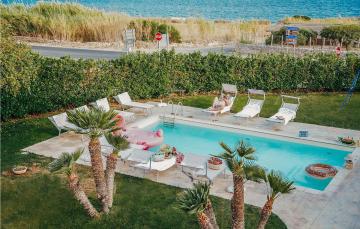 Amazing Home In Cava Daliga With Wifi, Private Swimming Pool And Outdoor Swimming Pool