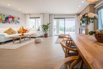 This ONE - Higueron Private Villa - great view, jacuzzi and pool - Casa Carolina