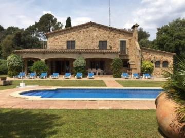 Spacious Villa in Romany de la Selva with Swimming Pool