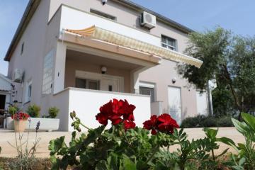 Apartment in Zaton Zadar with terrace, air conditioning, WiFi, washing machine 4830-4