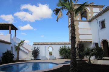 Gorgeous new stand alone cottage in rural Malaga