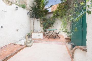 Right House - Small Garden in Old Town - Historical Castle District