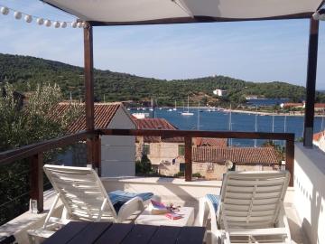 Casa Poquita Vis (Vis town center, seaview terrace)