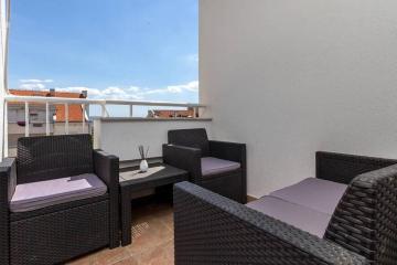 Apartment Jurmar - with terrace
