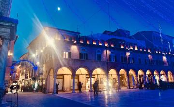 Lovely 2 bedroom apartment steps from Ascoli's stunning Piazza del Popolo