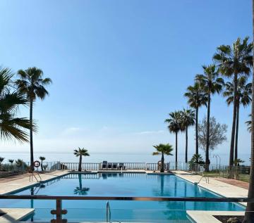 Frontline Beach Apartment, La Perla de la Bahia, Bahia de Casares - Estepona