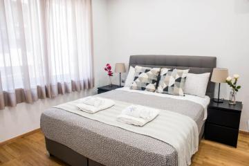 A22 Irresistible modern flat with balcony@centre