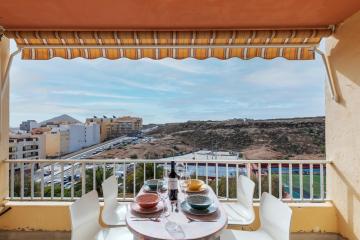 HALLEY SUNSHINE HOLIDAY HOME - by MEDANO4YOU