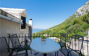 Awesome home in Baska Voda with WiFi and 2 Bedrooms