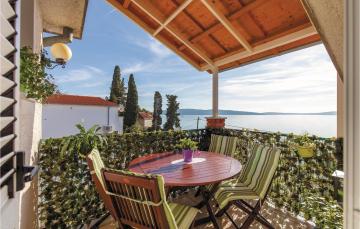 Holiday Apartment Kastel Kambelovac 02